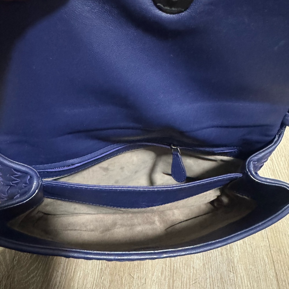 Bottega Veneta Navy Woven Leather Shoulder Bag - Picture 6 of 13